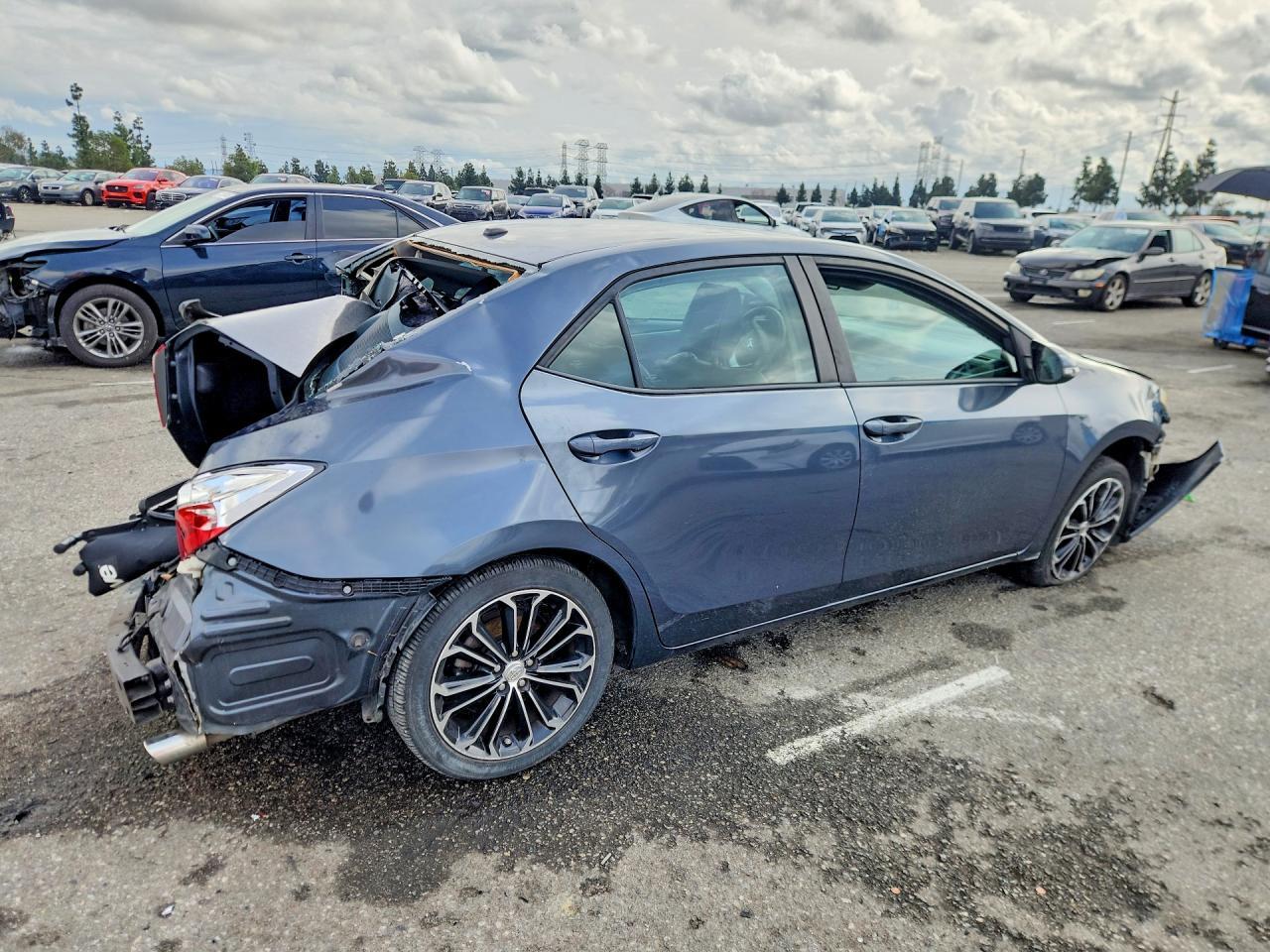 2015 TOYOTA COROLLA