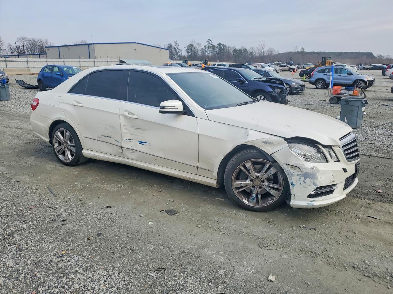 2013 MERCEDES-BENZ E-Class