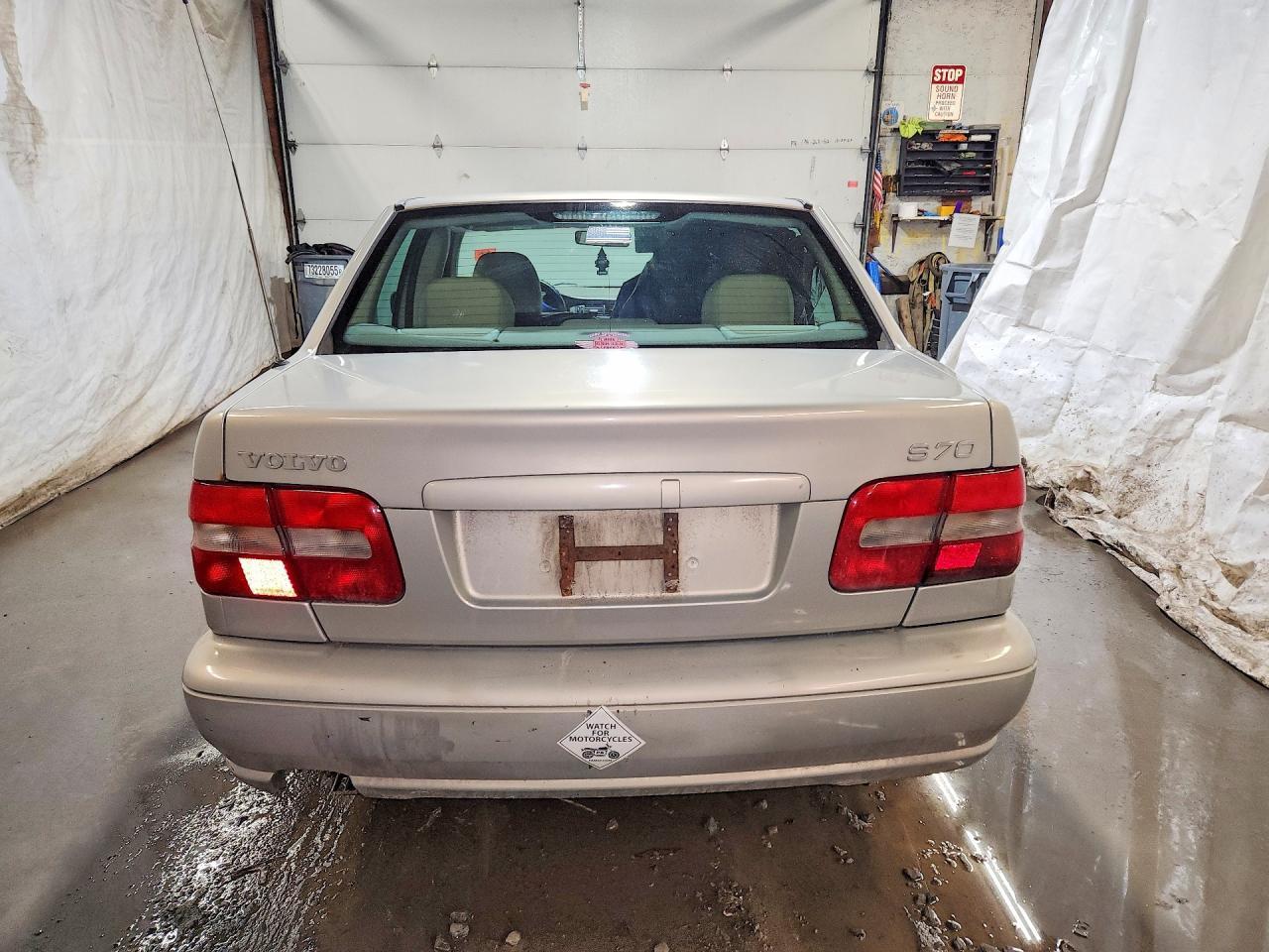2000 VOLVO S70