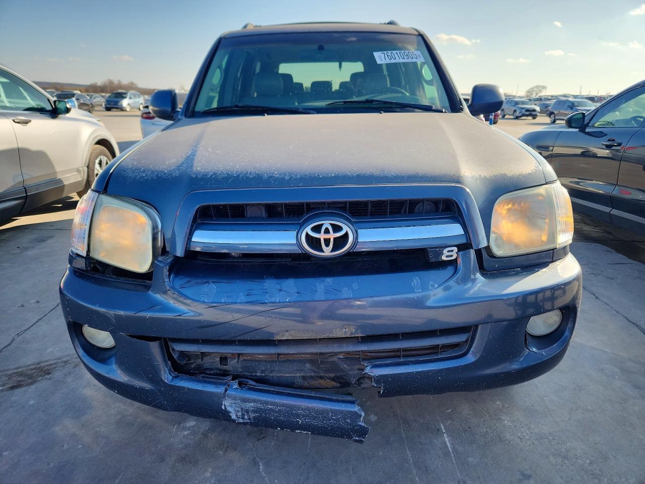 2005 TOYOTA Sequoia