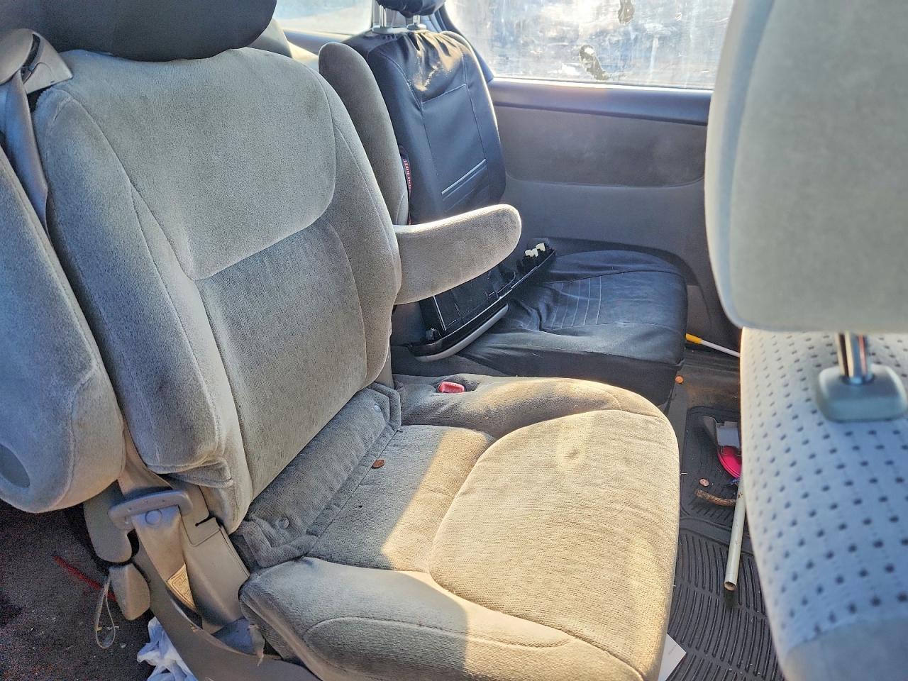 2005 TOYOTA SIENNA