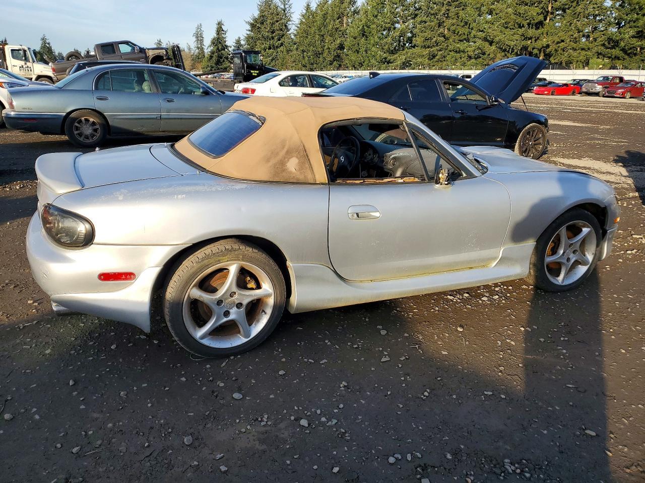 2002 MAZDA MX-5 Miata