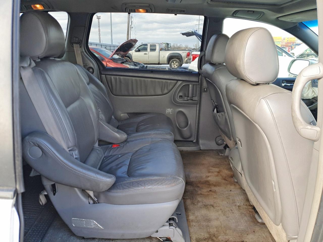 2006 TOYOTA SIENNA