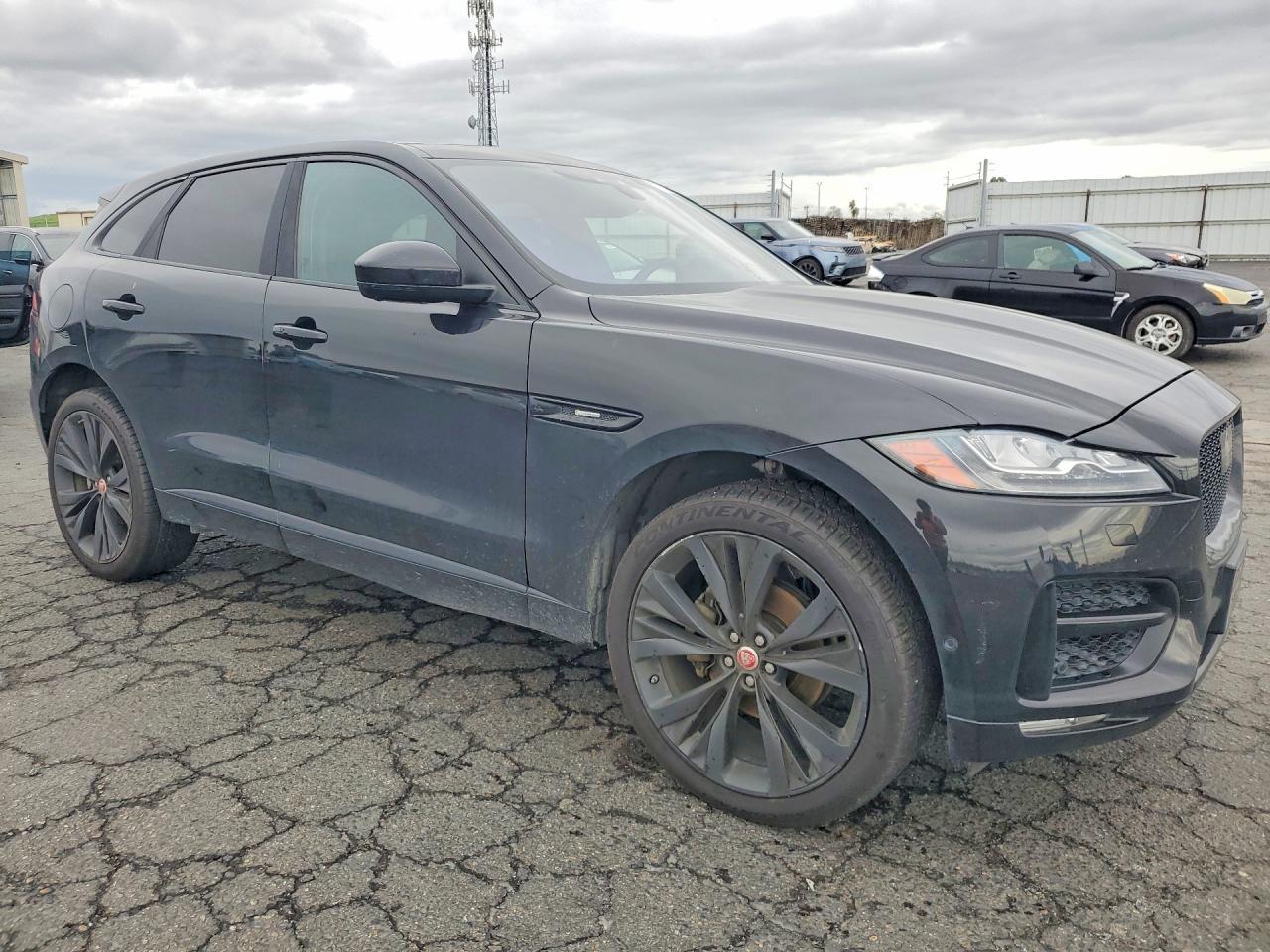 2017 JAGUAR F-Pace