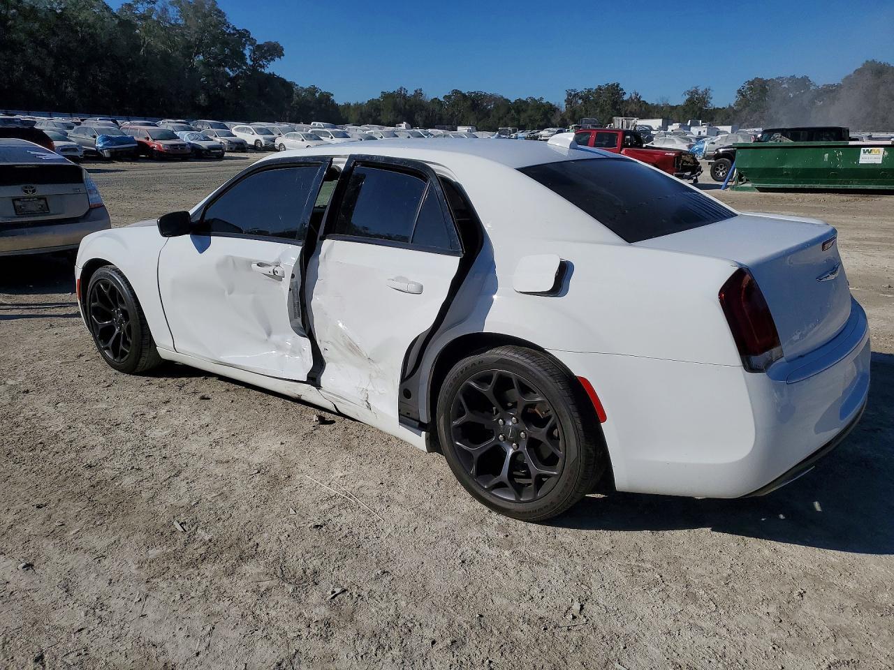 2019 CHRYSLER 300