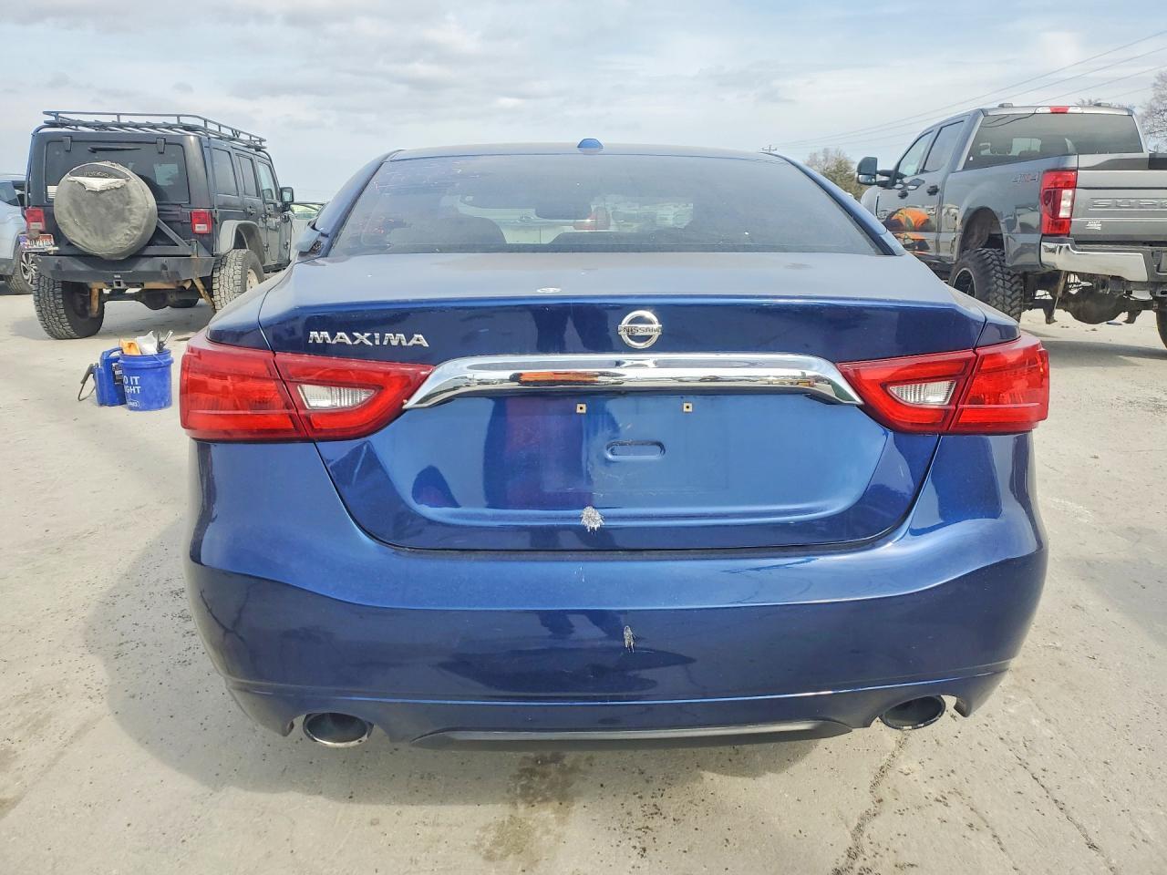 2016 NISSAN Maxima