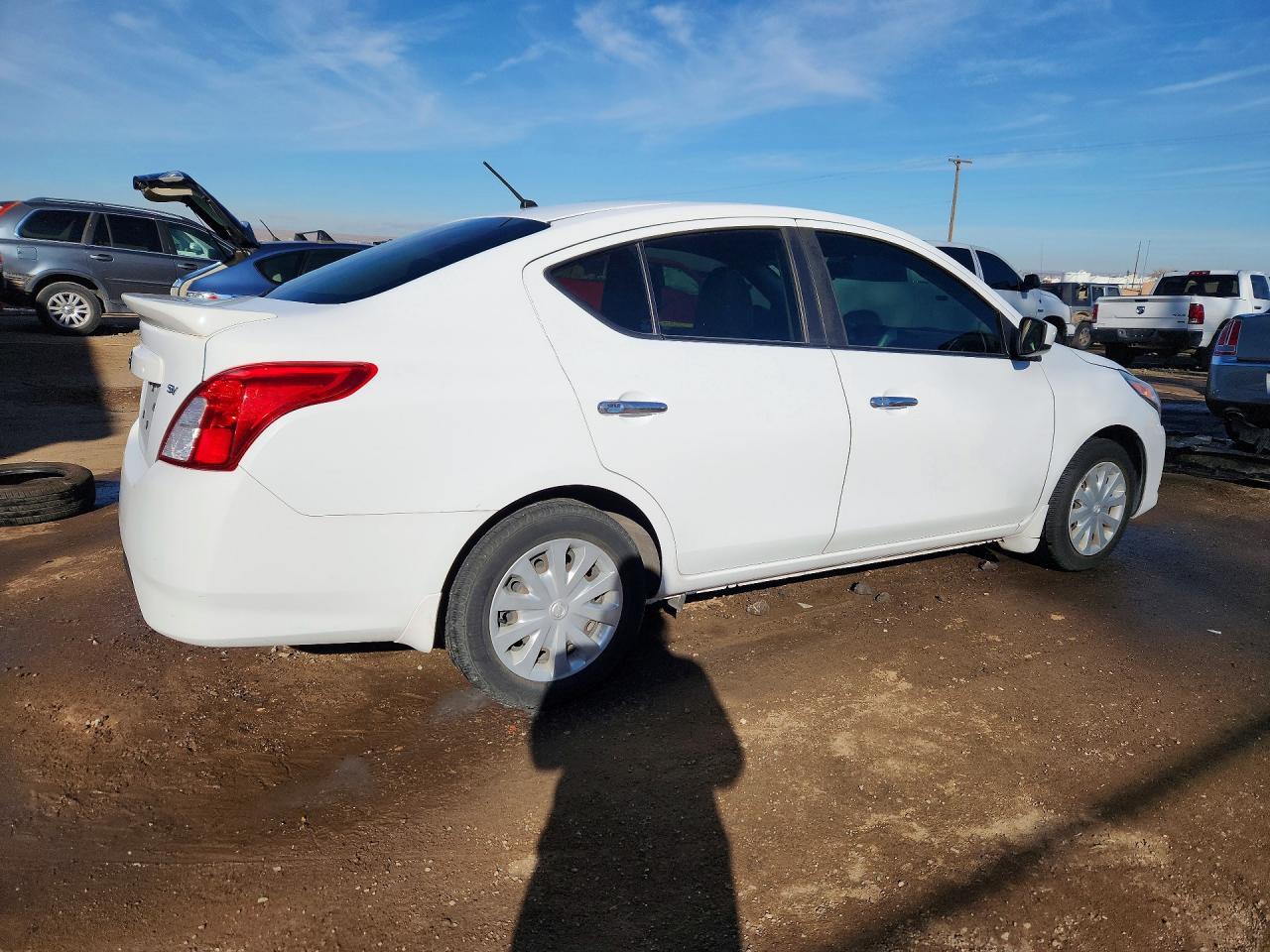 2017 NISSAN VERSA