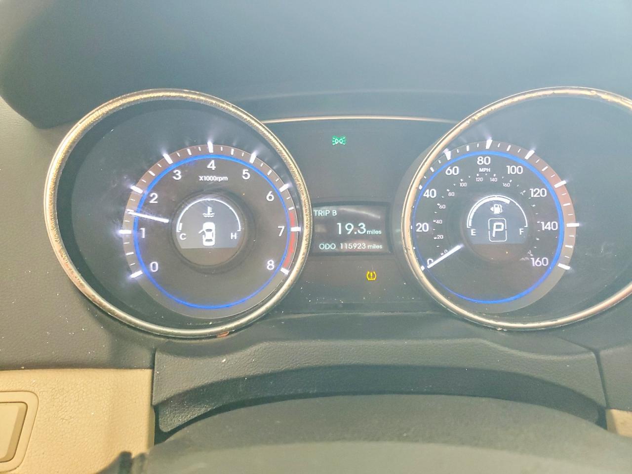 2011 HYUNDAI SONATA