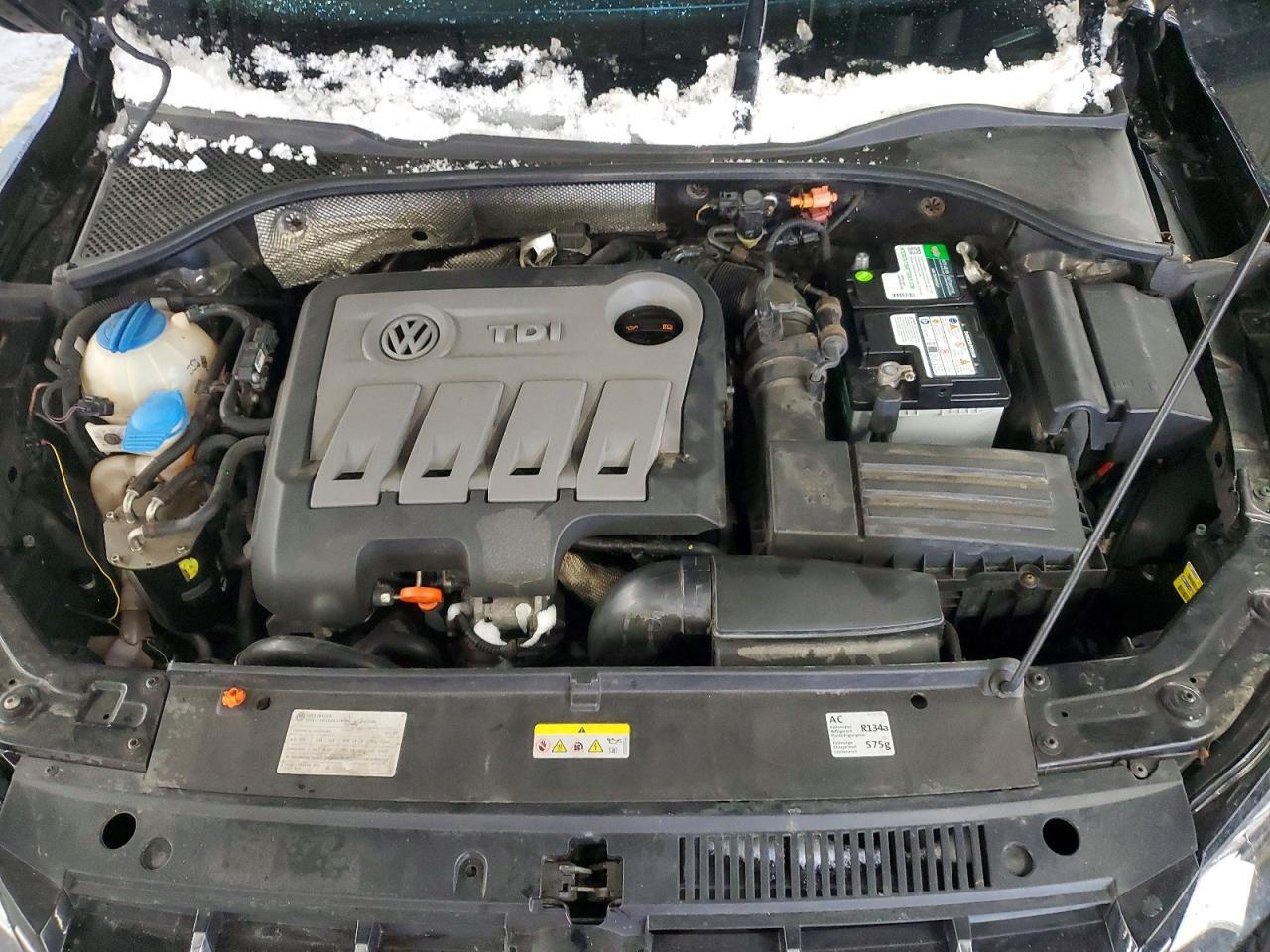 2012 VOLKSWAGEN Passat