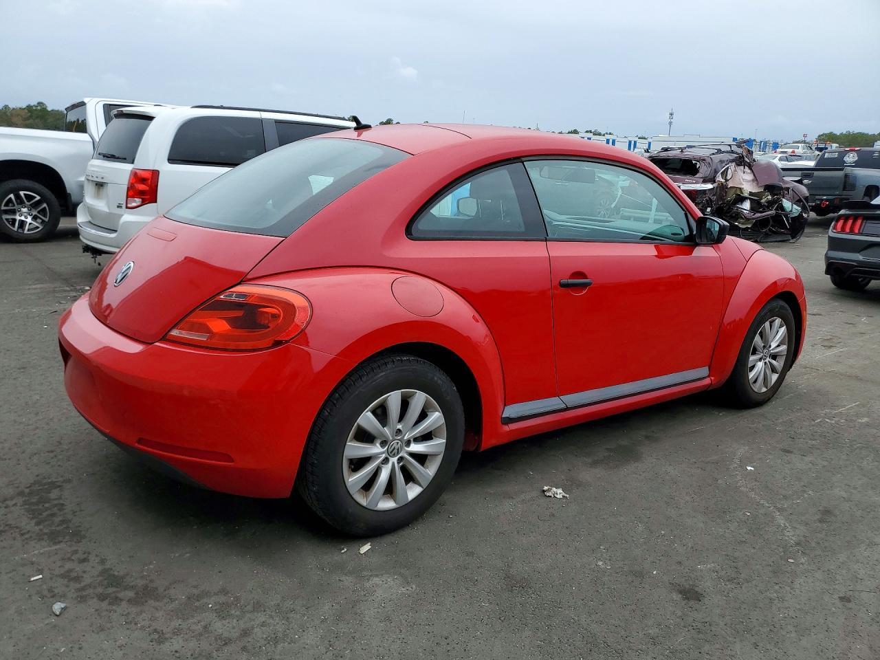 2013 VOLKSWAGEN Beetle