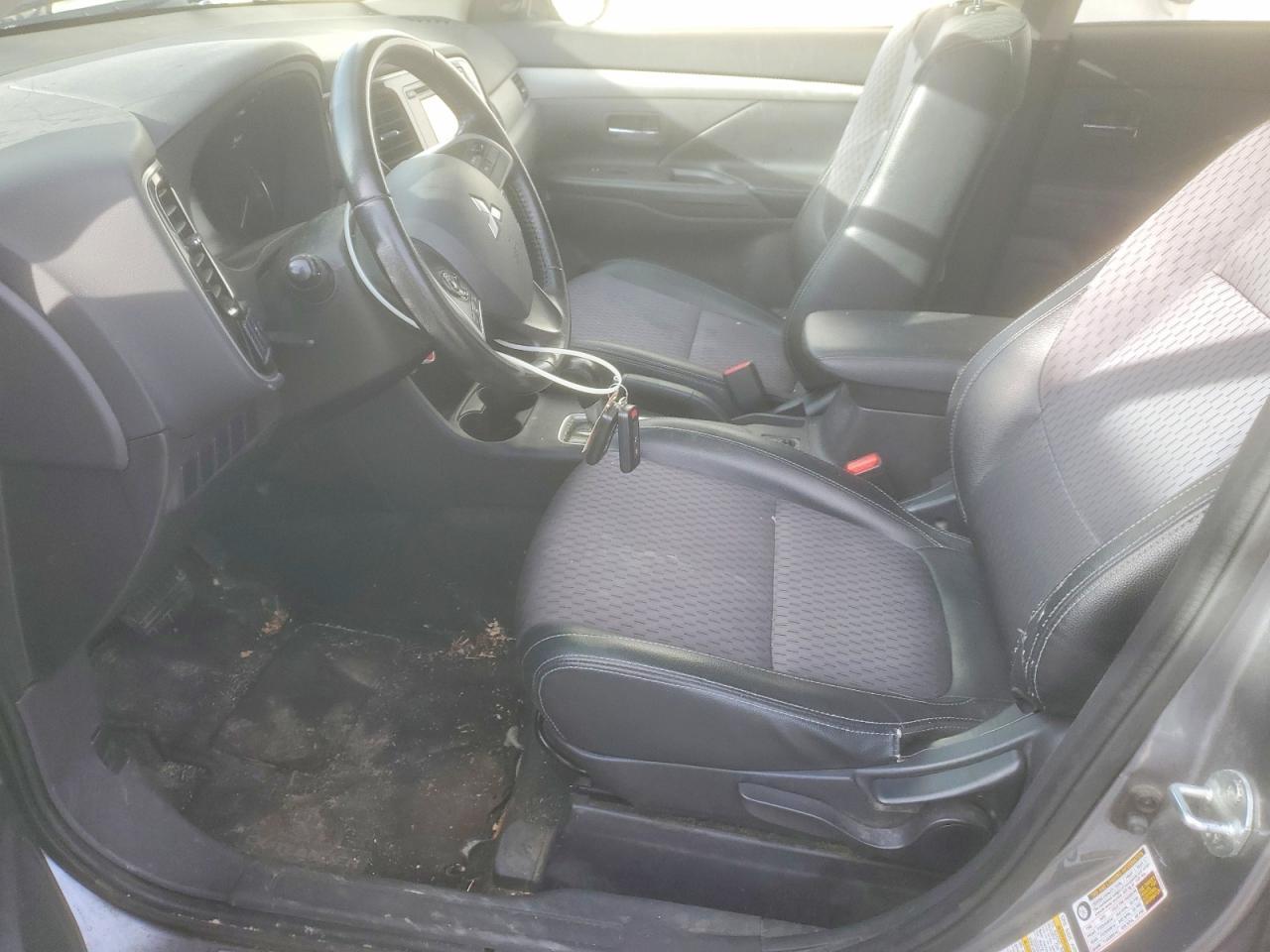 2015 MITSUBISHI outlander