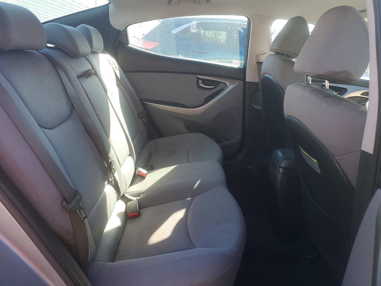 2011 HYUNDAI ELANTRA