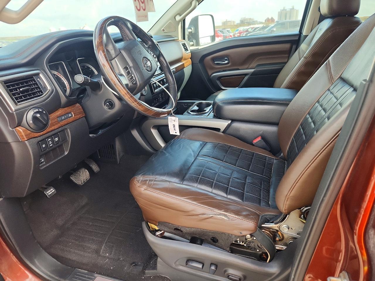 2016 NISSAN Titan