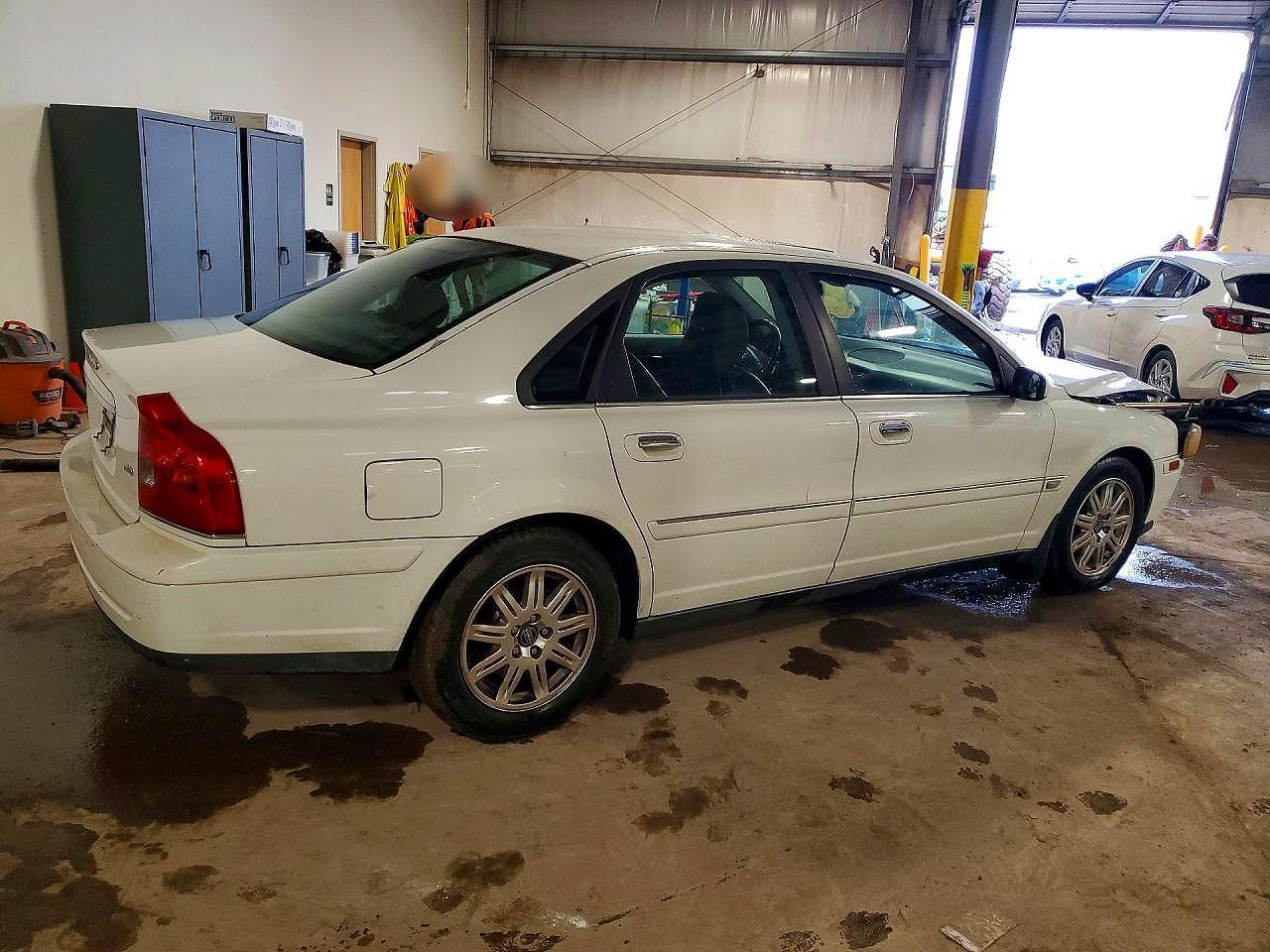 2005 VOLVO S80