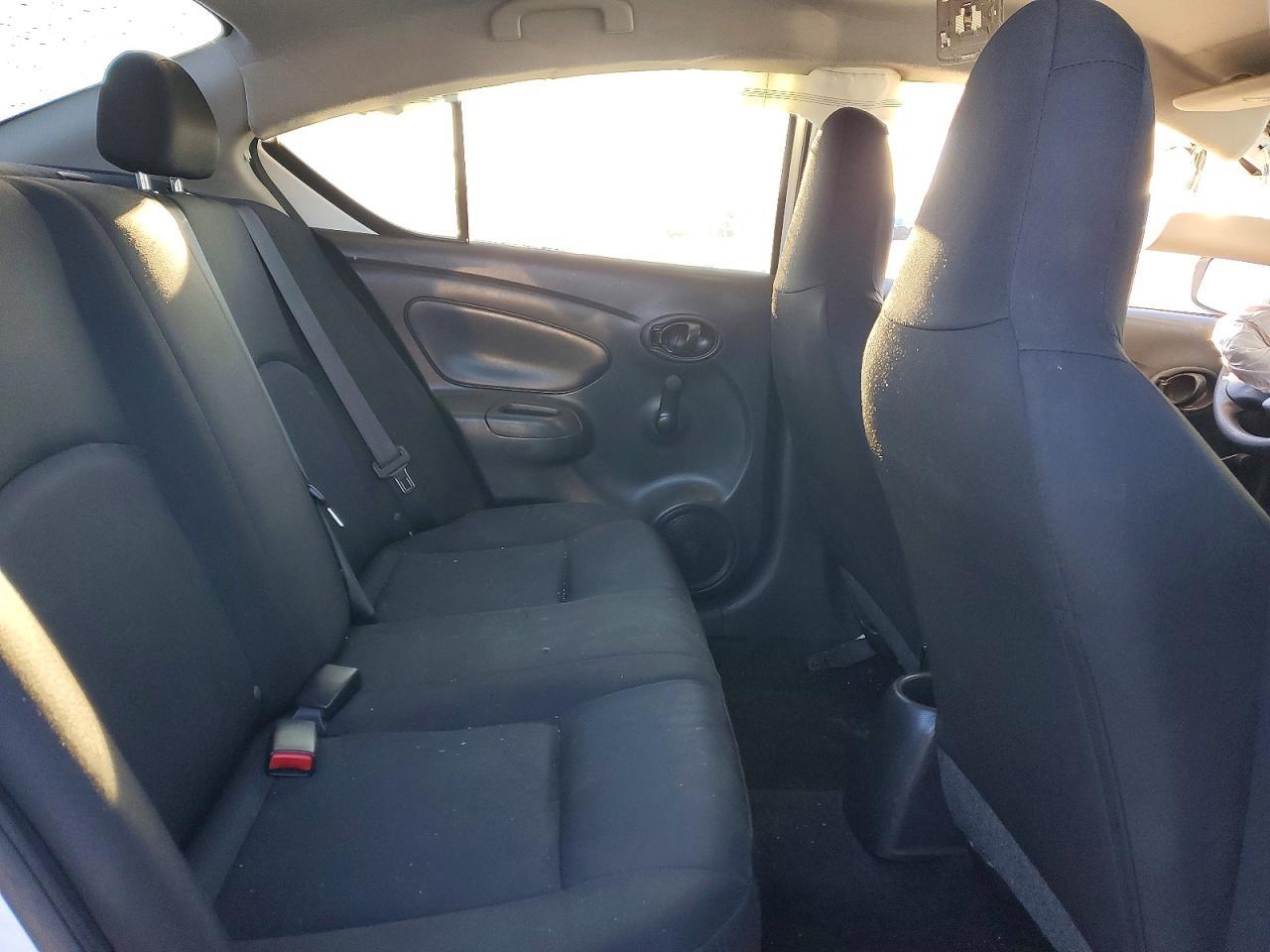 2017 NISSAN VERSA