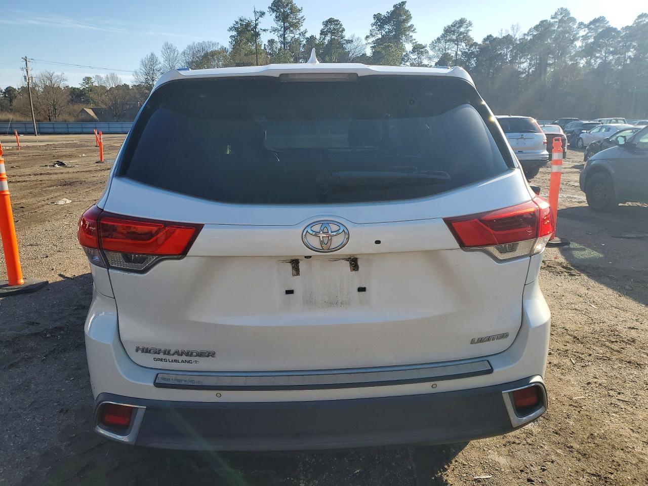 2017 TOYOTA HIGHLANDER