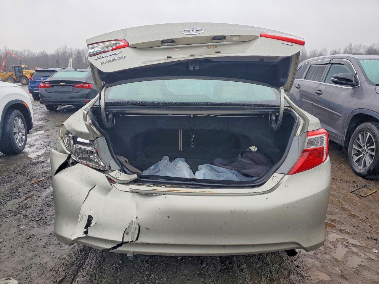 2014 TOYOTA CAMRY