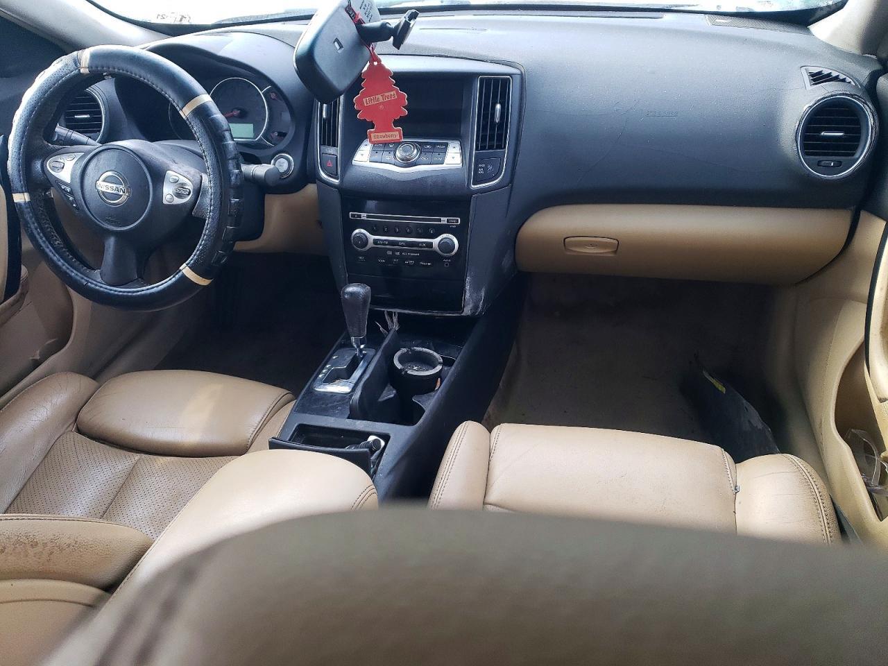 2010 NISSAN Maxima