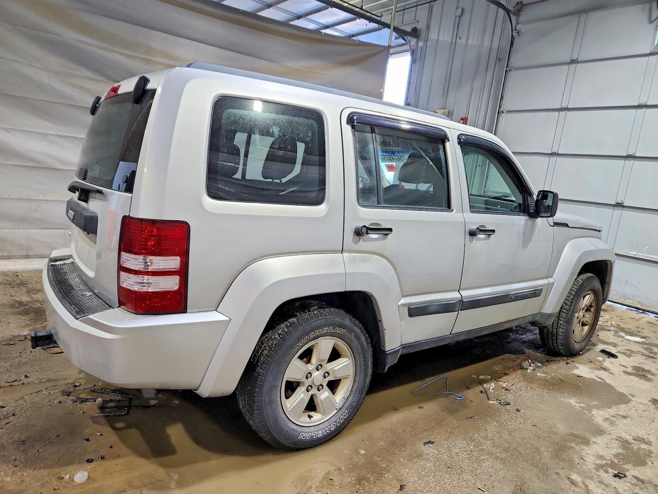 2012 JEEP Liberty