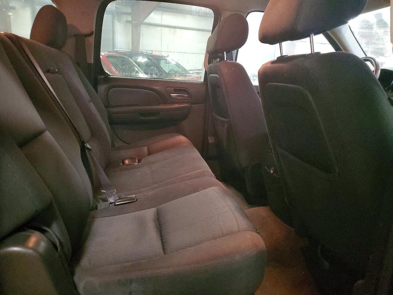 2013 CHEVROLET Suburban