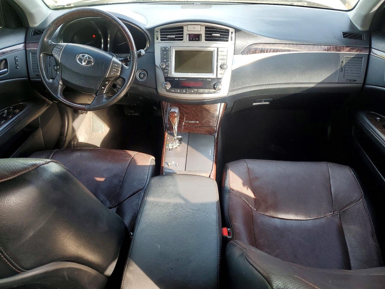 2011 TOYOTA Avalon