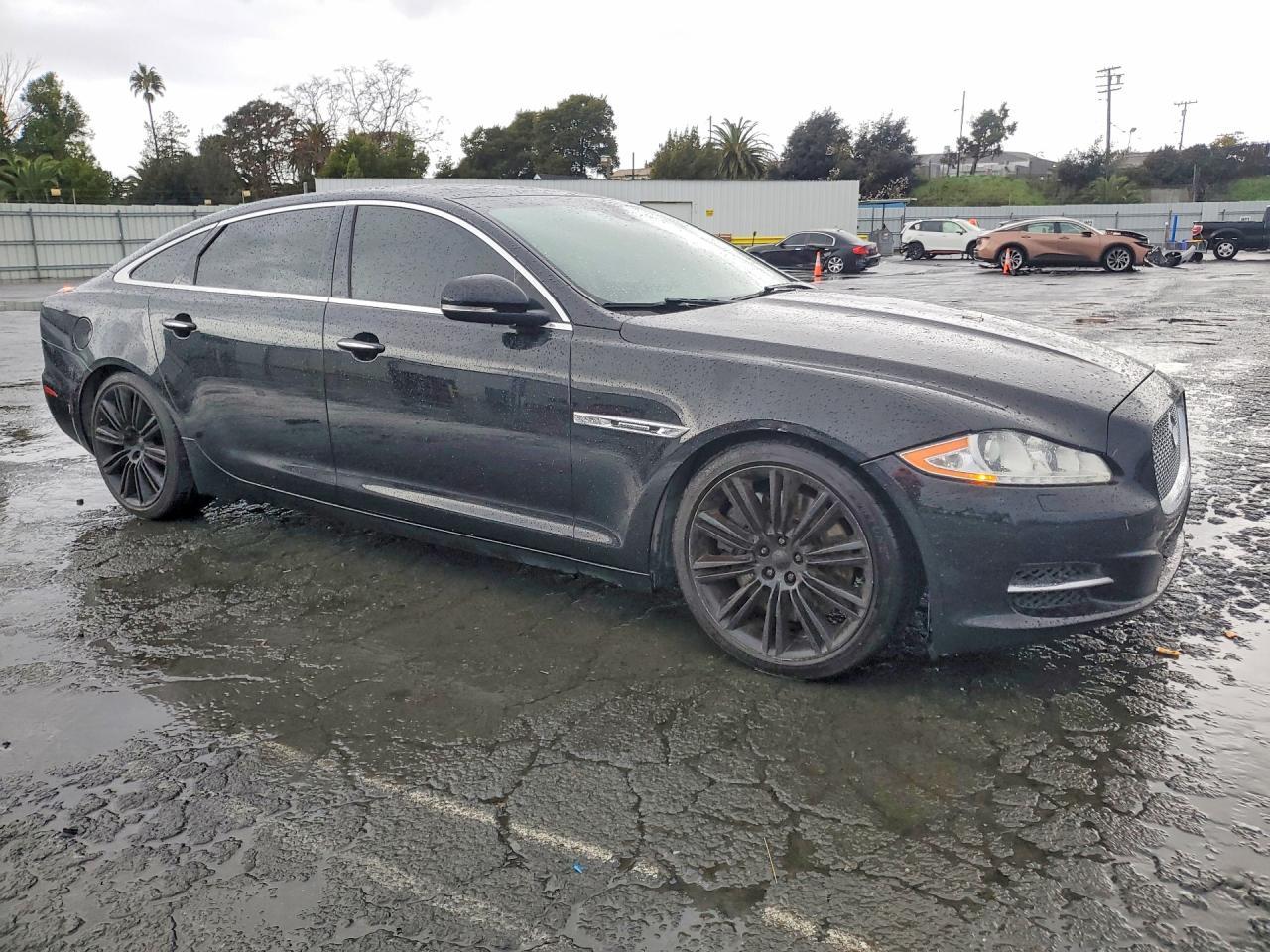 2012 JAGUAR Xj-Series