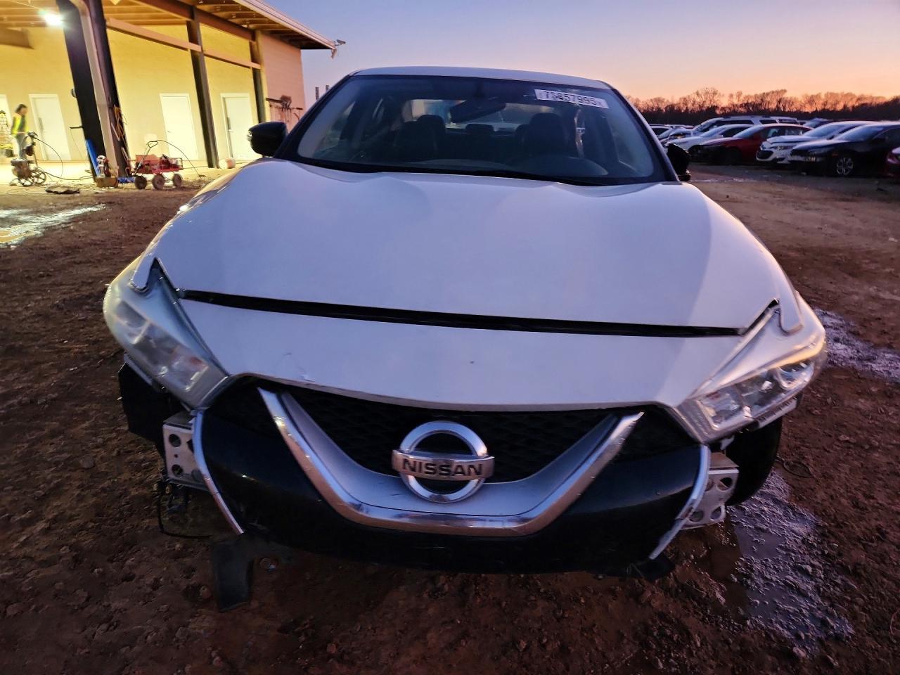 2017 NISSAN Maxima