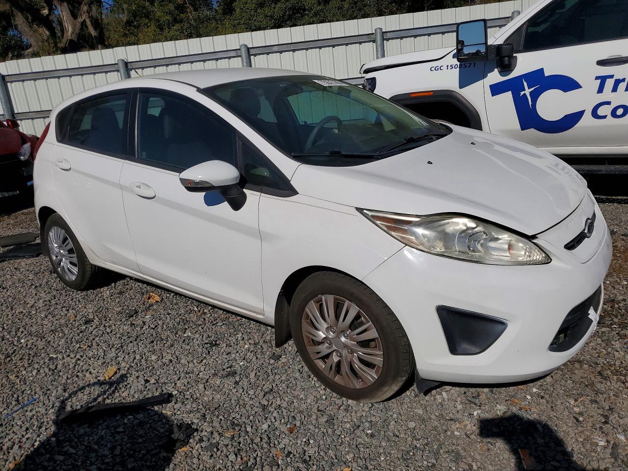 2013 FORD Fiesta