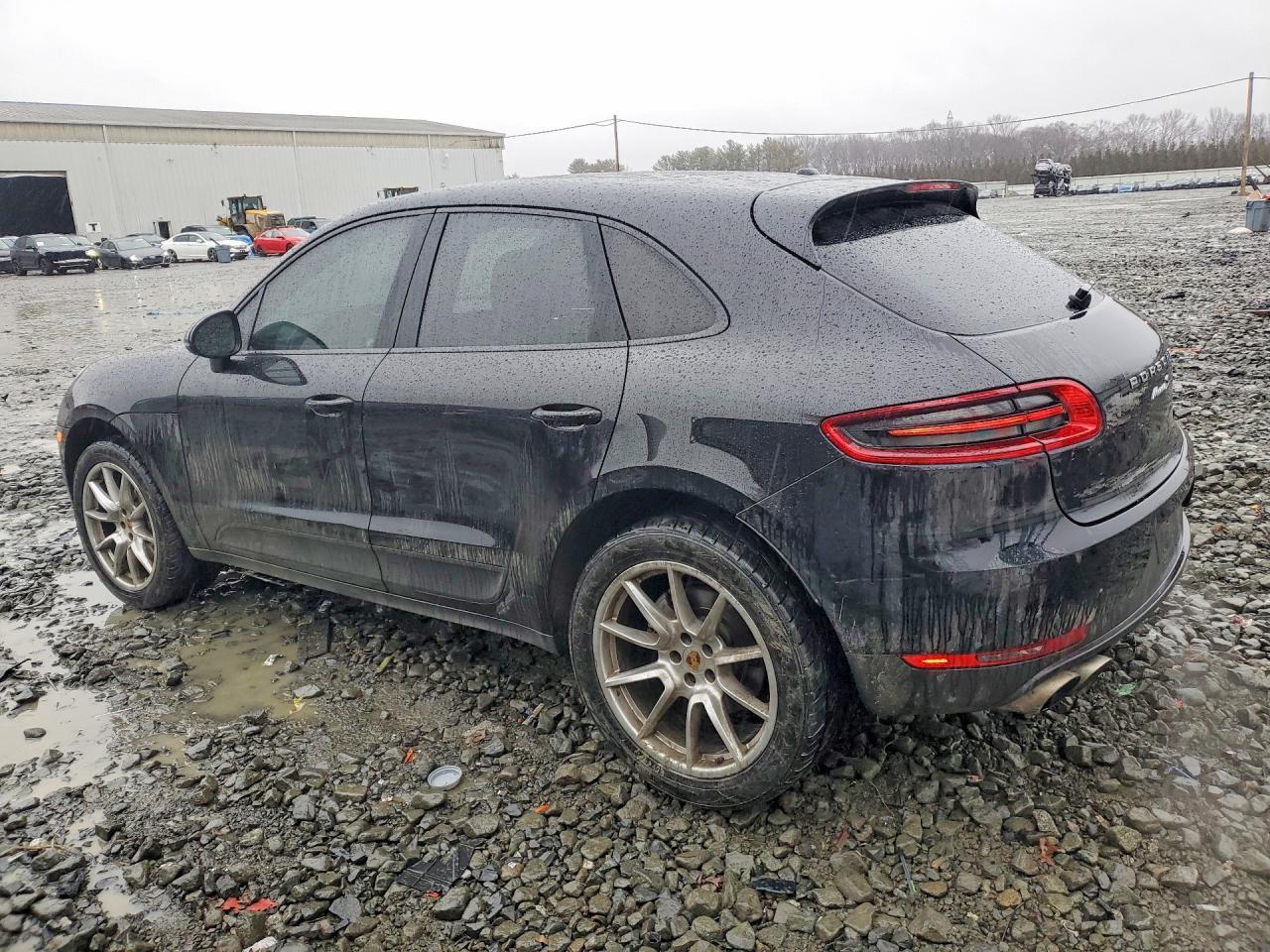 2018 PORSCHE Macan