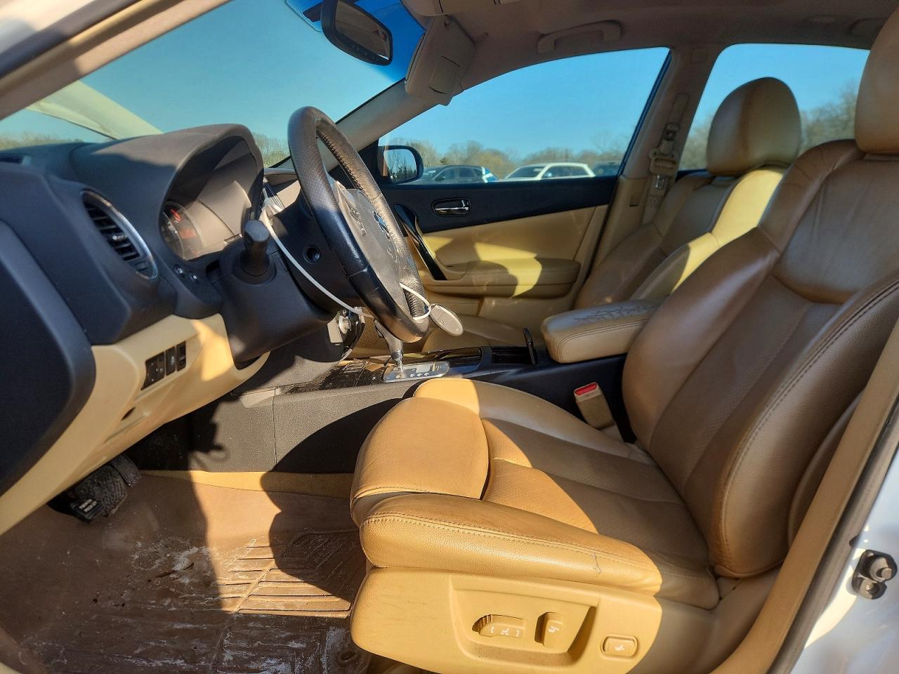 2010 NISSAN Maxima