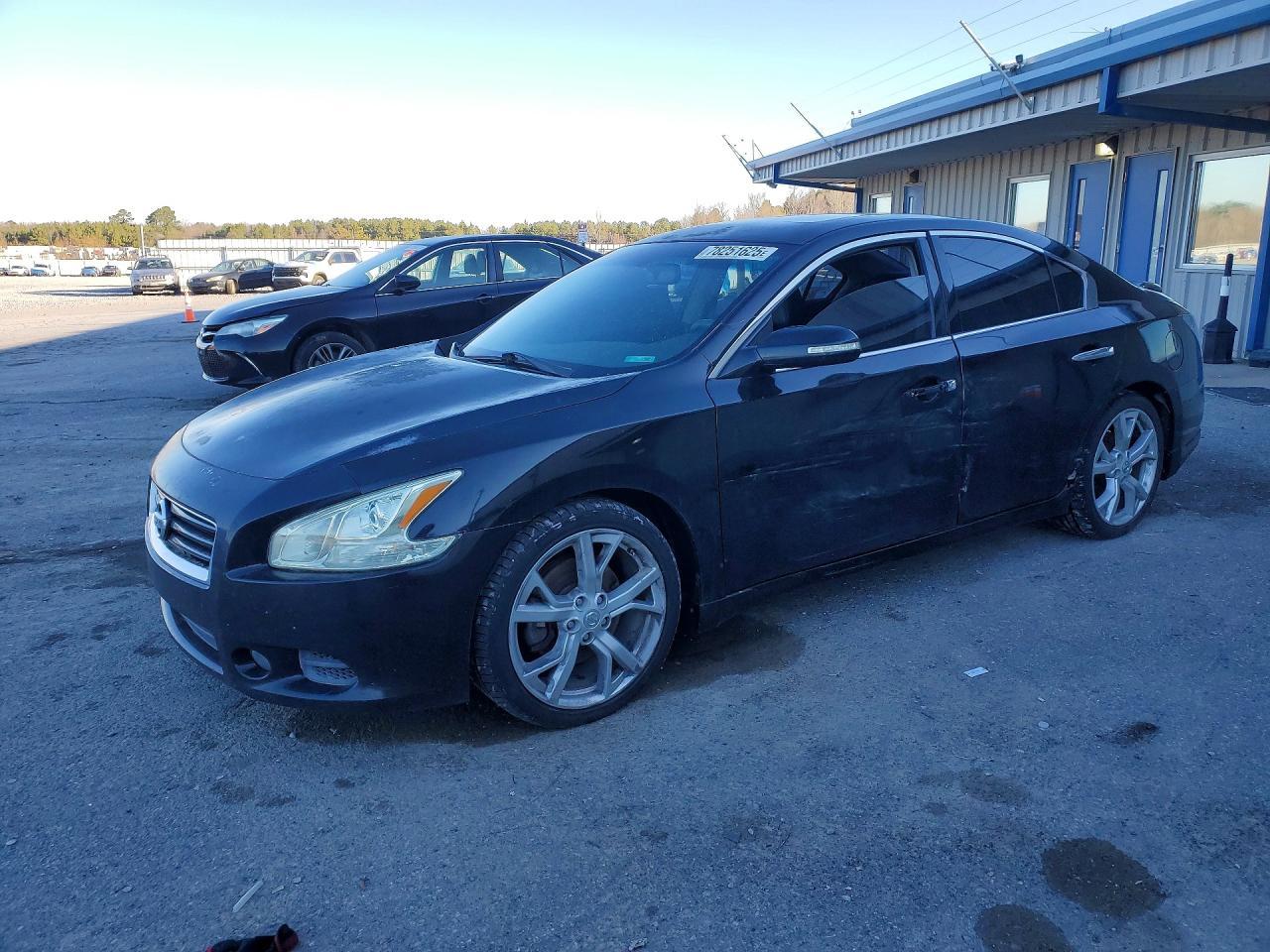 2012 NISSAN Maxima