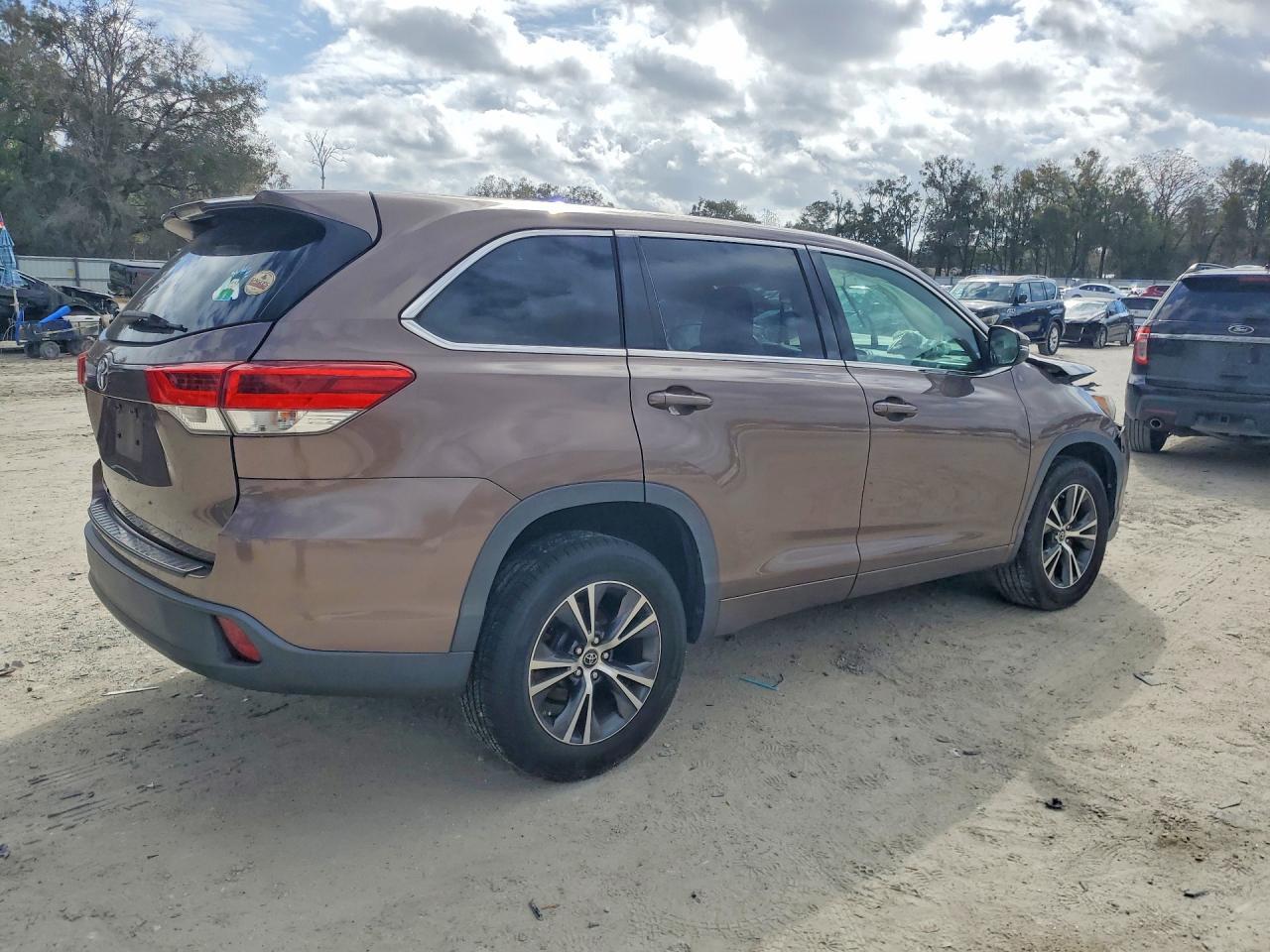 2018 TOYOTA HIGHLANDER