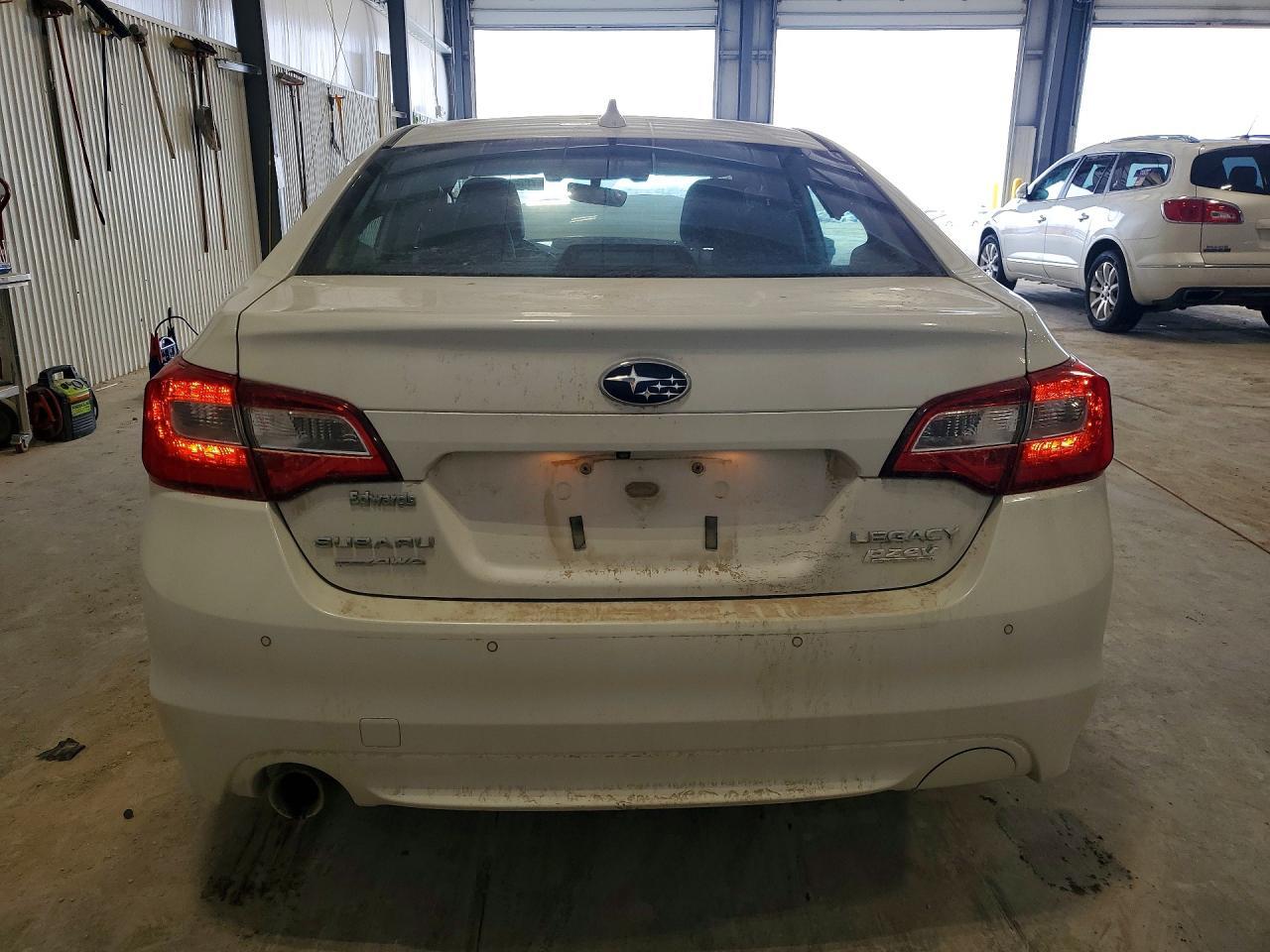 2017 SUBARU Legacy