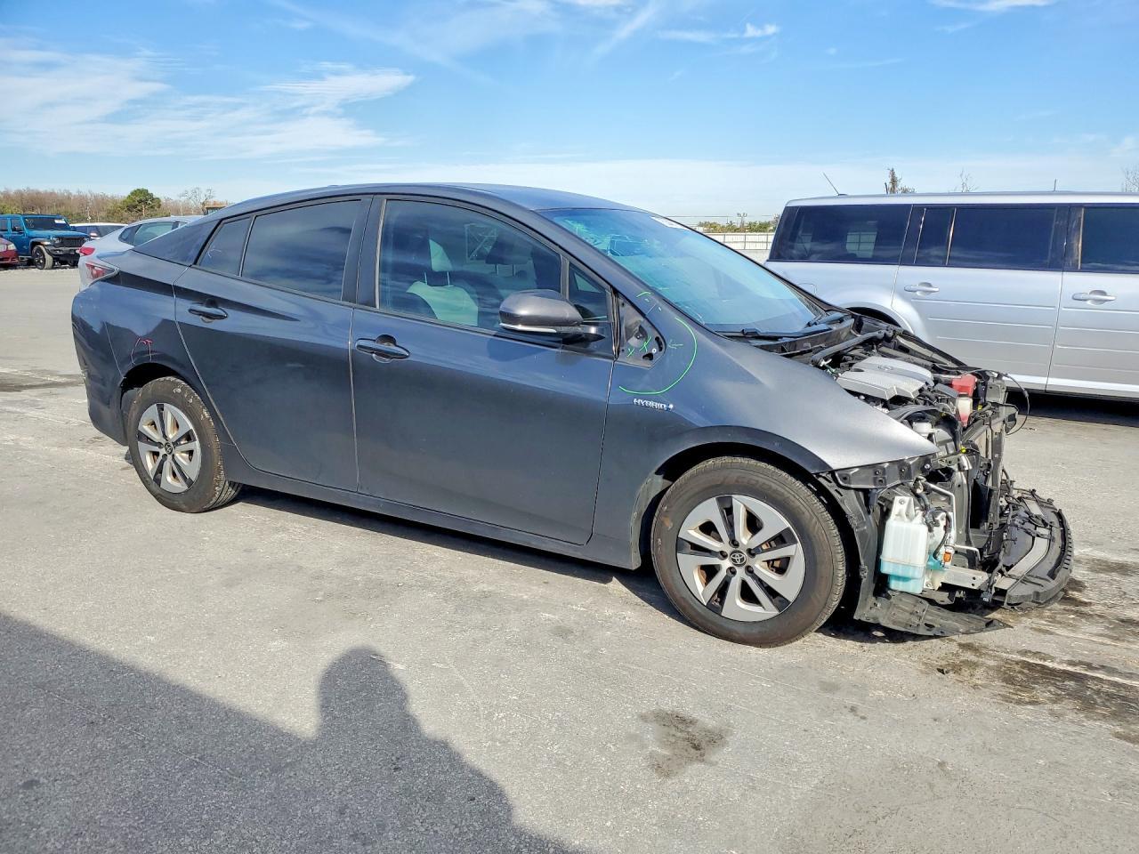 2016 TOYOTA PRIUS