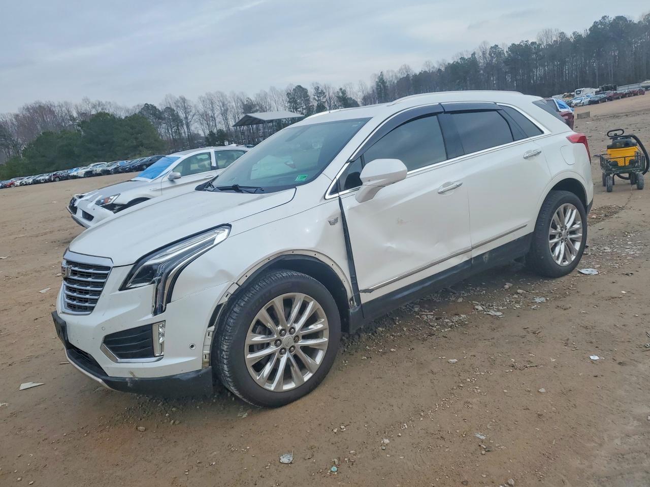 2017 CADILLAC XT5