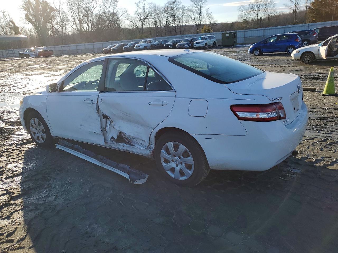 2011 TOYOTA CAMRY