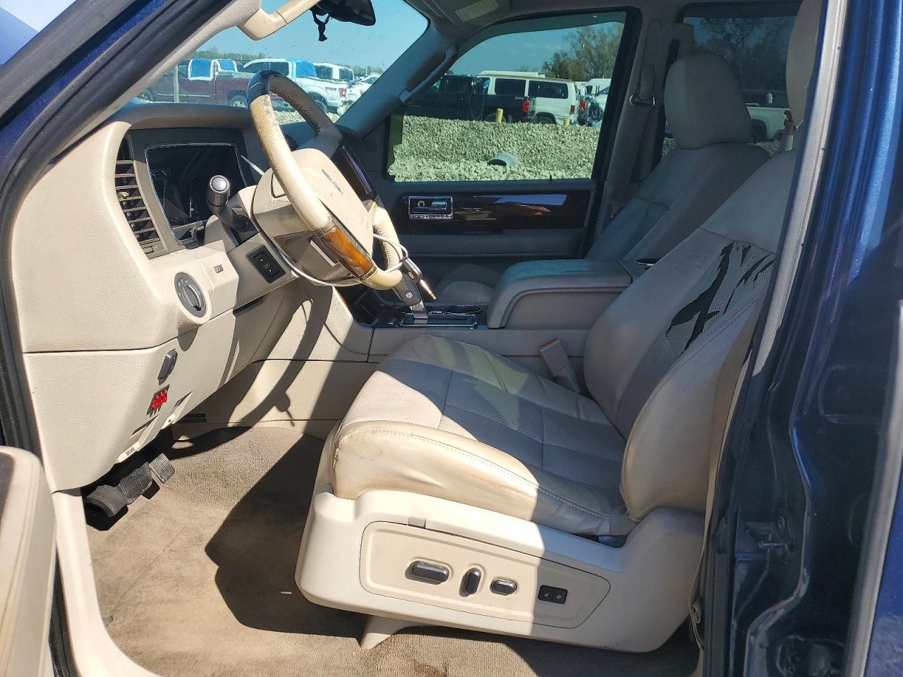 2013 LINCOLN Navigator