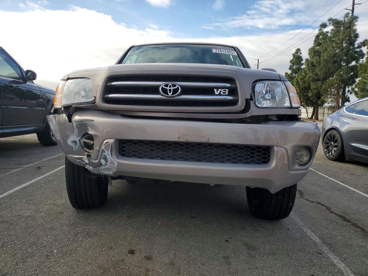 2002 TOYOTA Sequoia