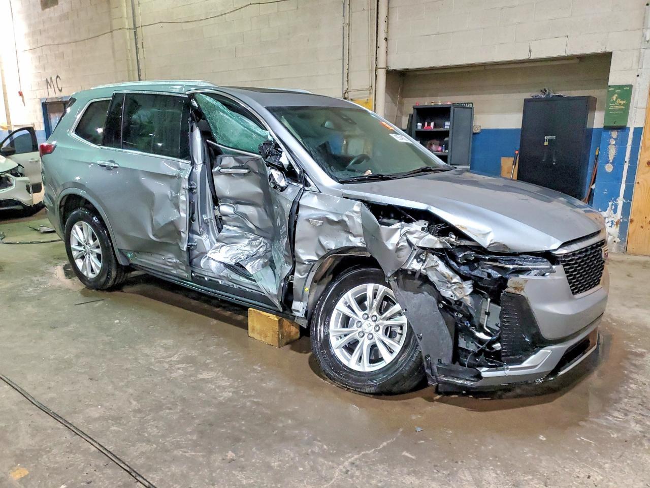 2025 CADILLAC XT6