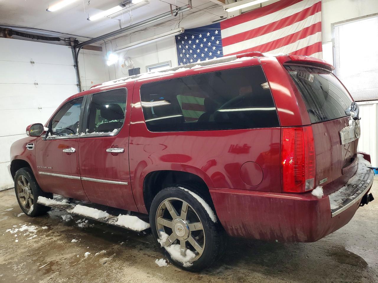 2011 CADILLAC Escalade ESV