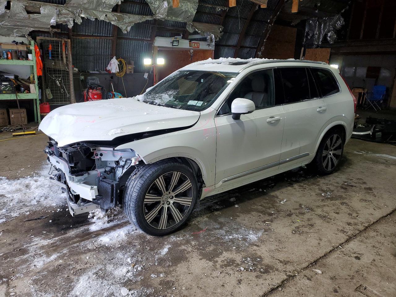 2023 VOLVO XC90