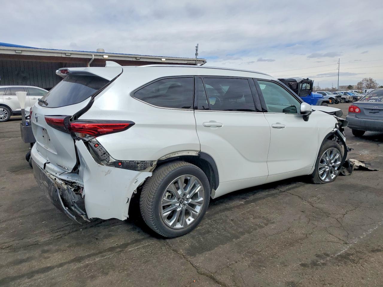2023 TOYOTA HIGHLANDER