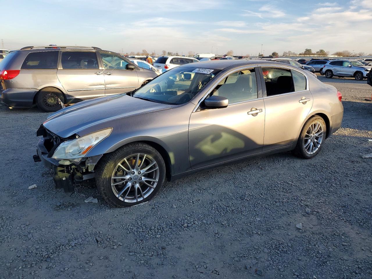 2011 INFINITI G37