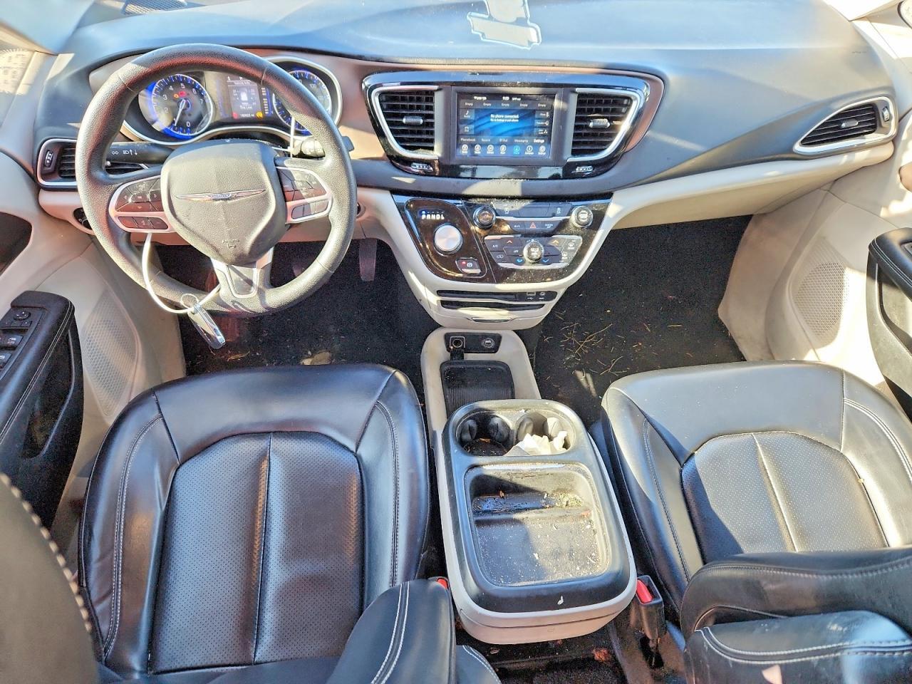 2020 CHRYSLER Voyager