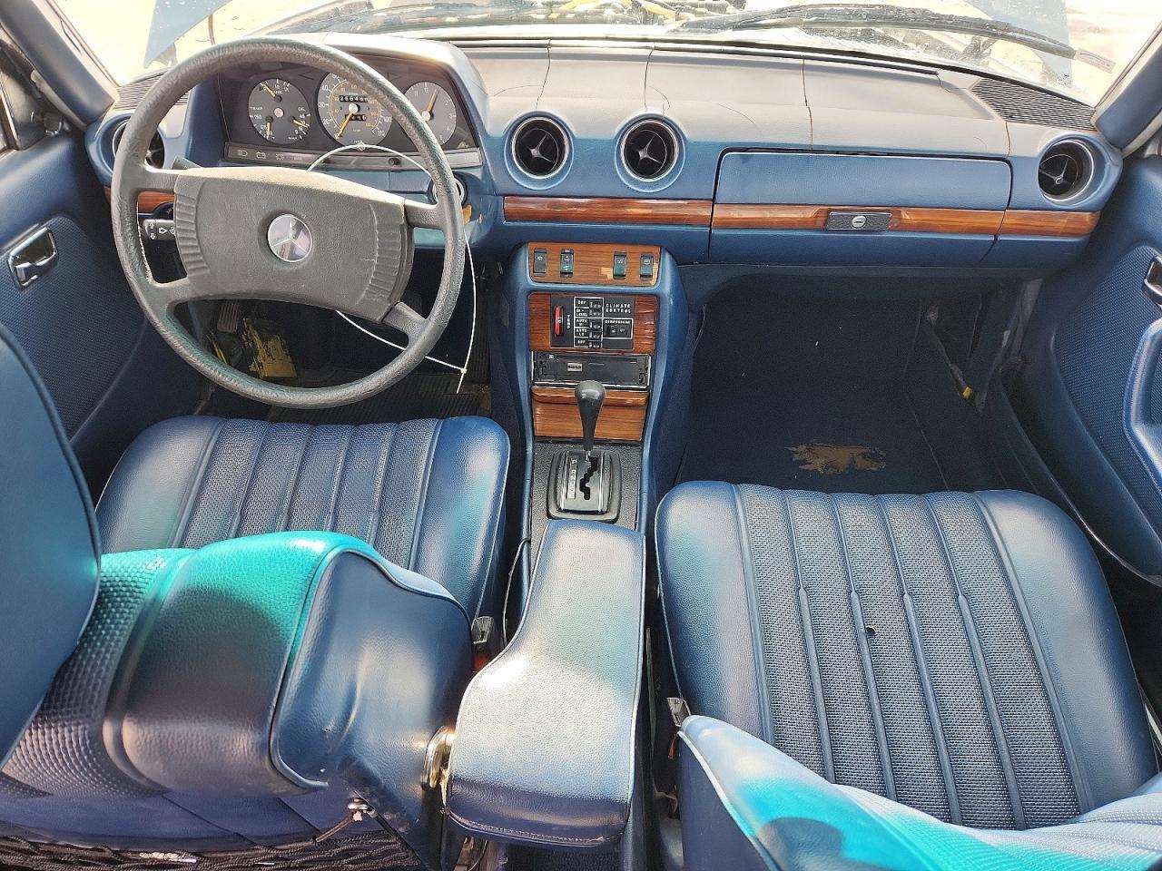 1978 MERCEDES 300d