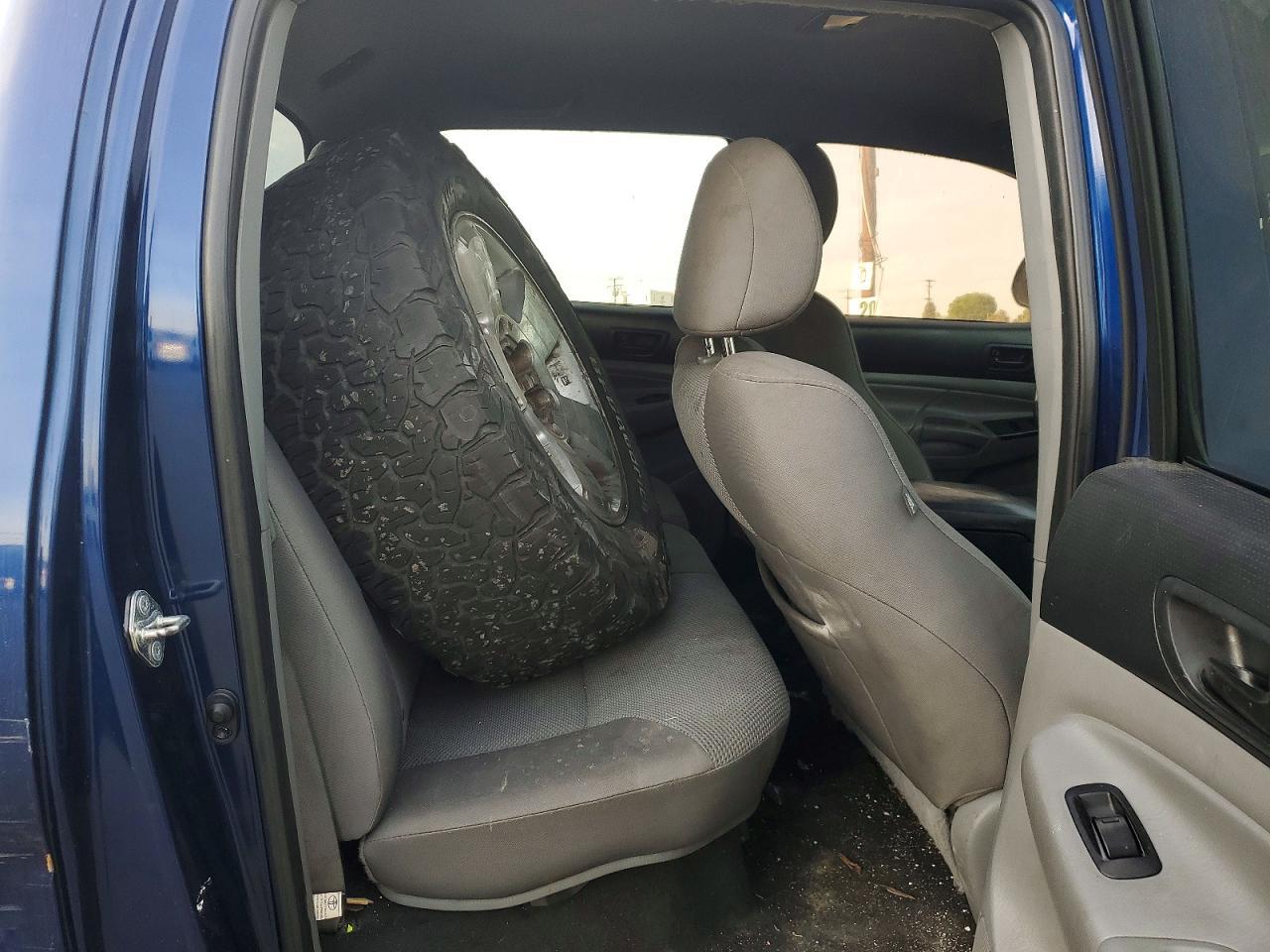2015 TOYOTA TACOMA