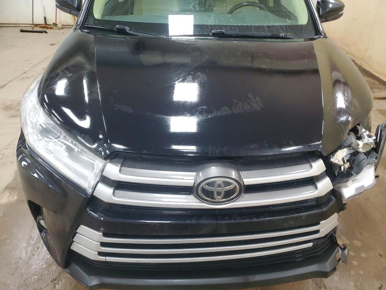 2017 TOYOTA HIGHLANDER