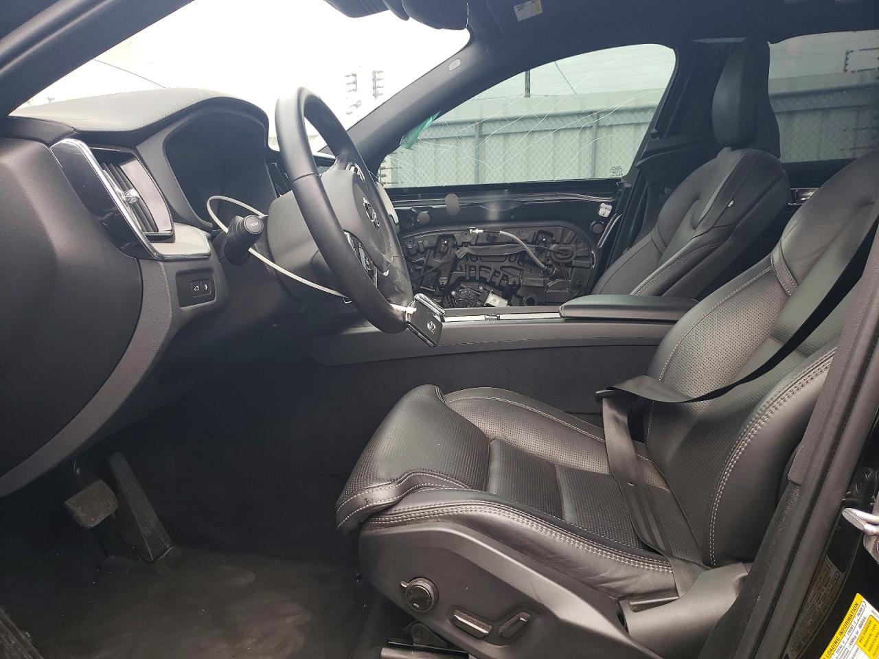 2024 VOLVO XC60