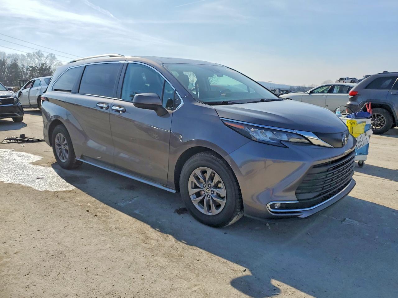 2023 TOYOTA SIENNA