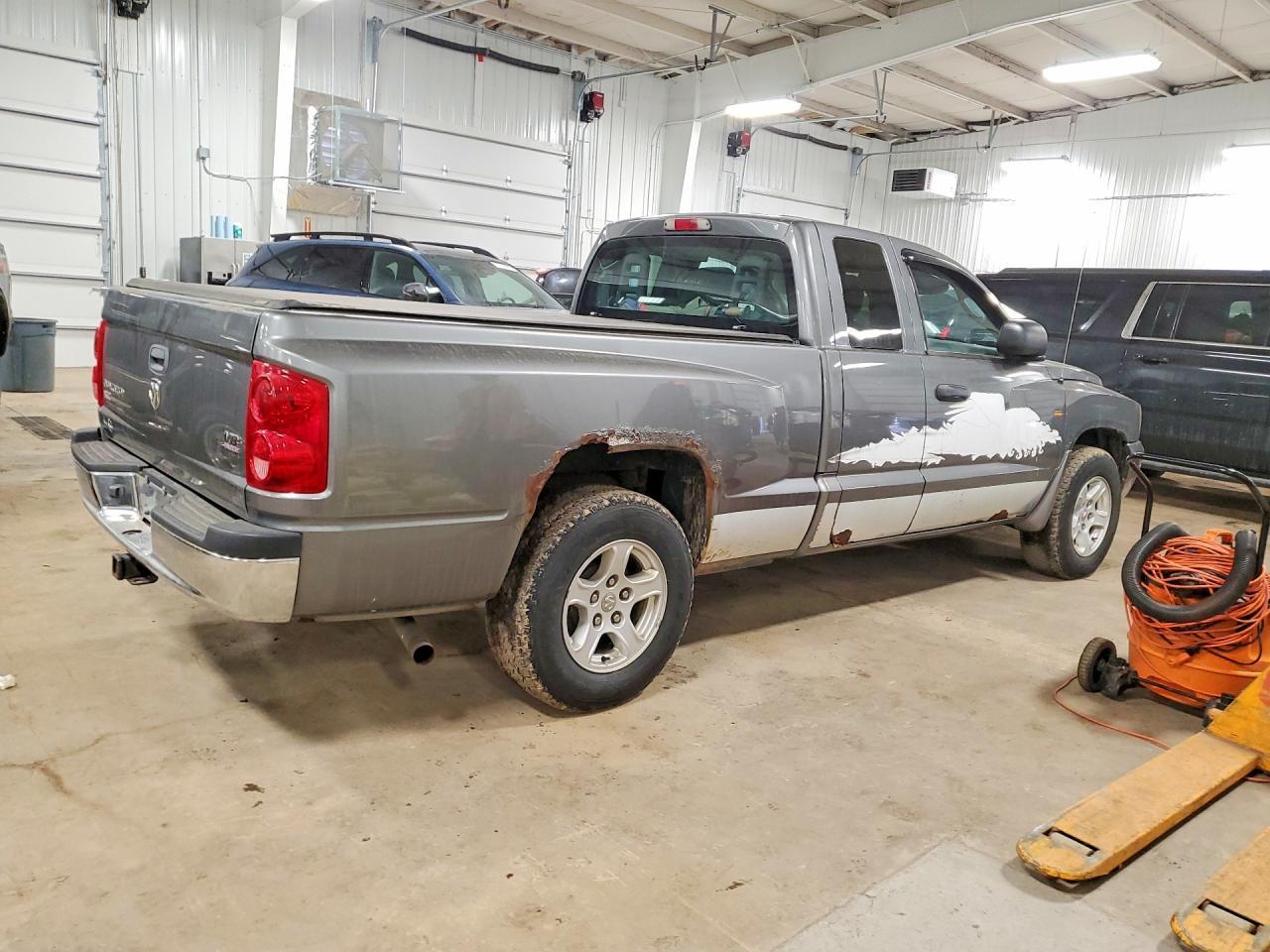 2006 DODGE Dakota